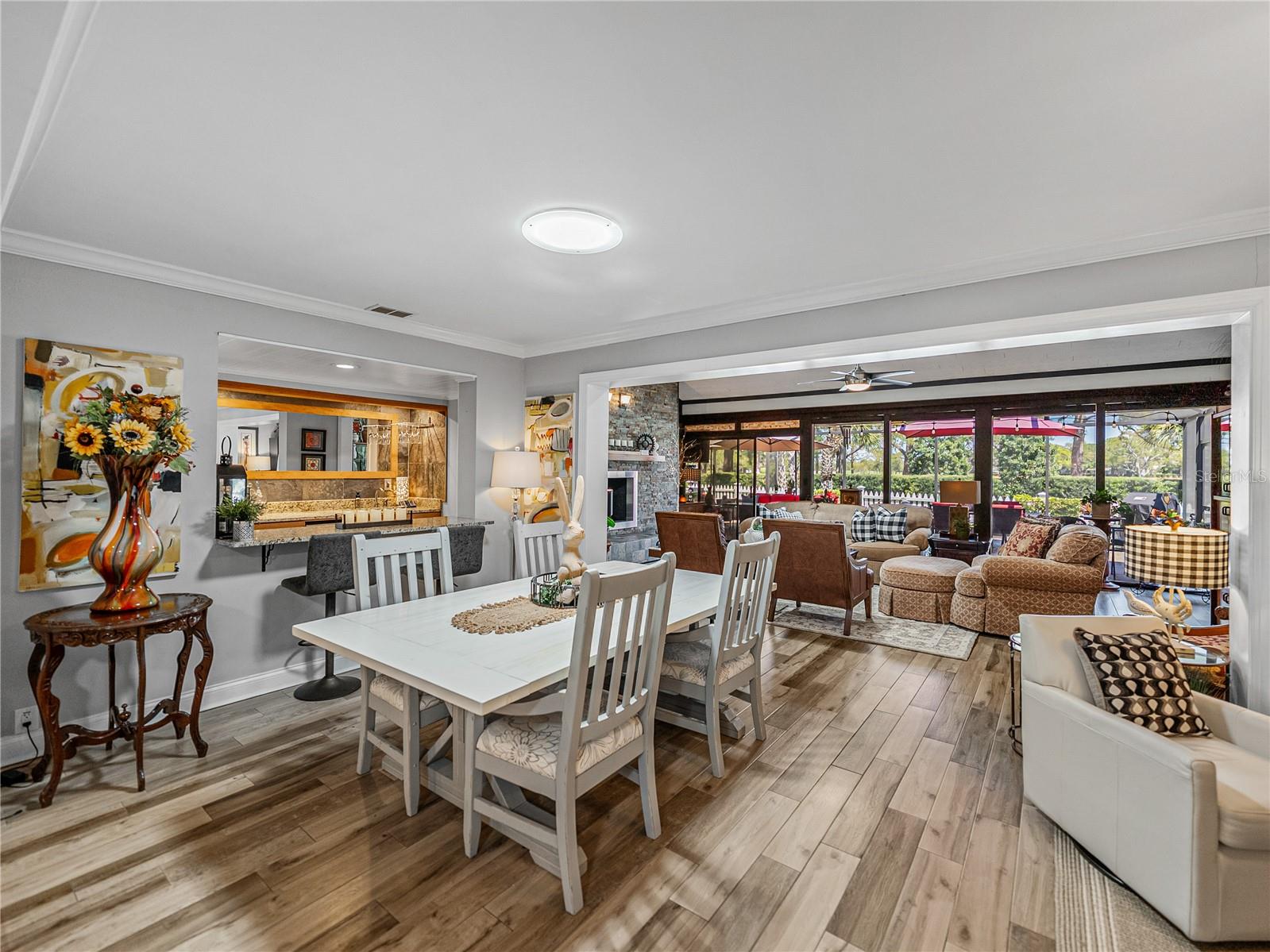 Image 28 of 87 For 650 Poinsettia Road