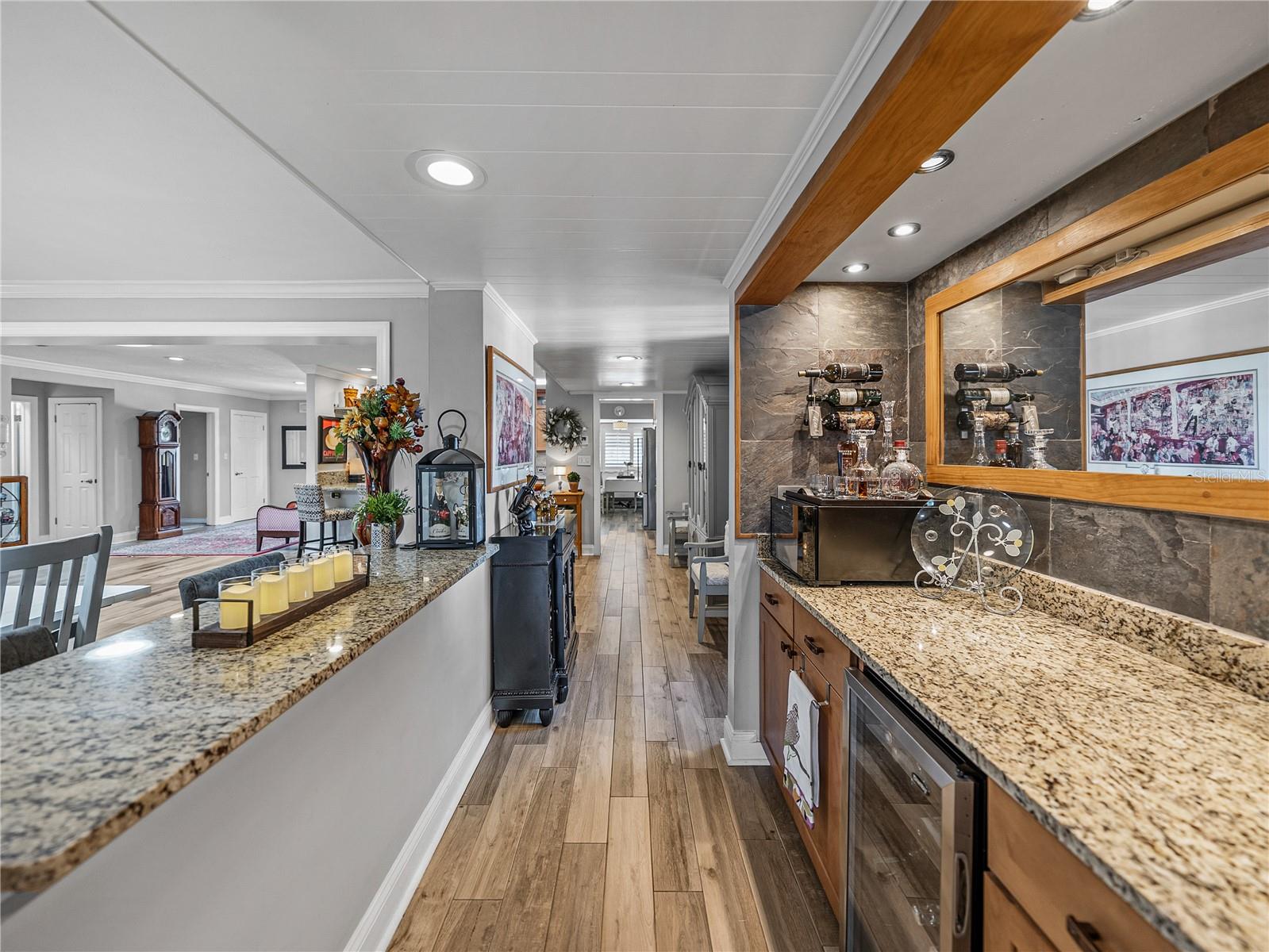 Image 34 of 87 For 650 Poinsettia Road