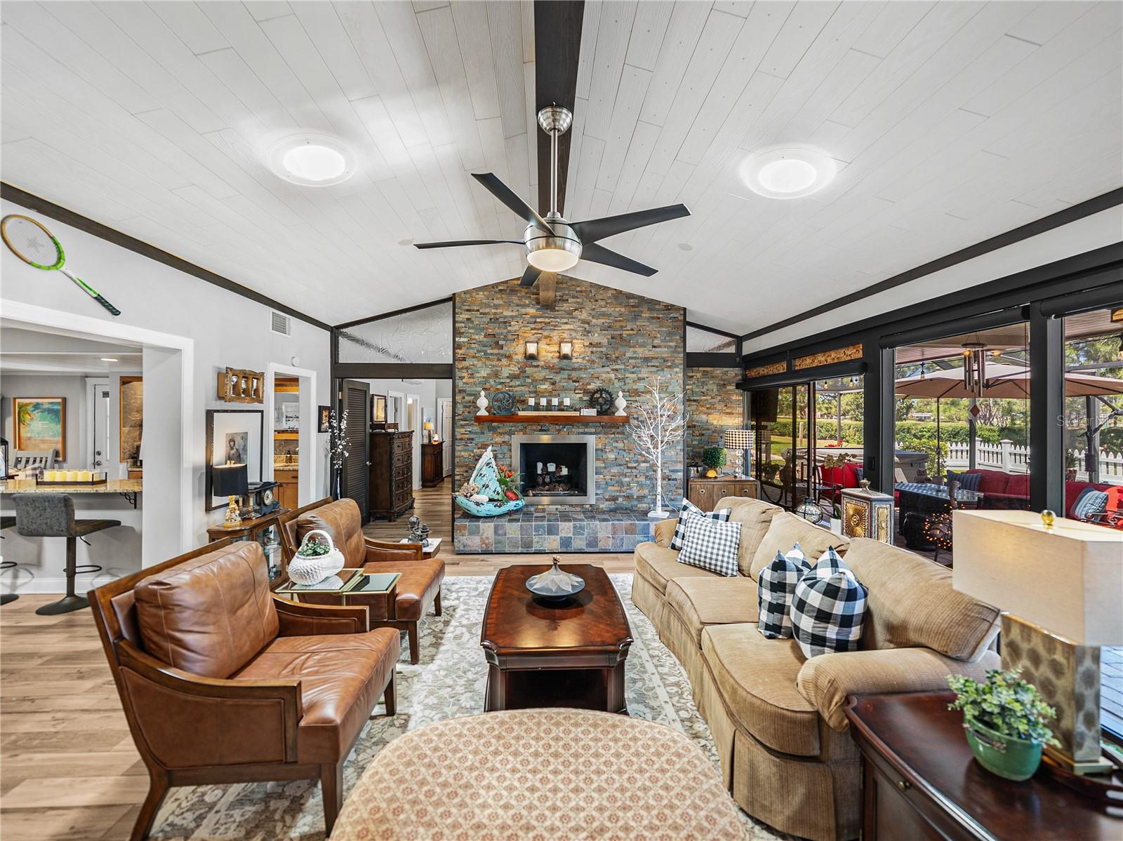 Image 39 of 87 For 650 Poinsettia Road