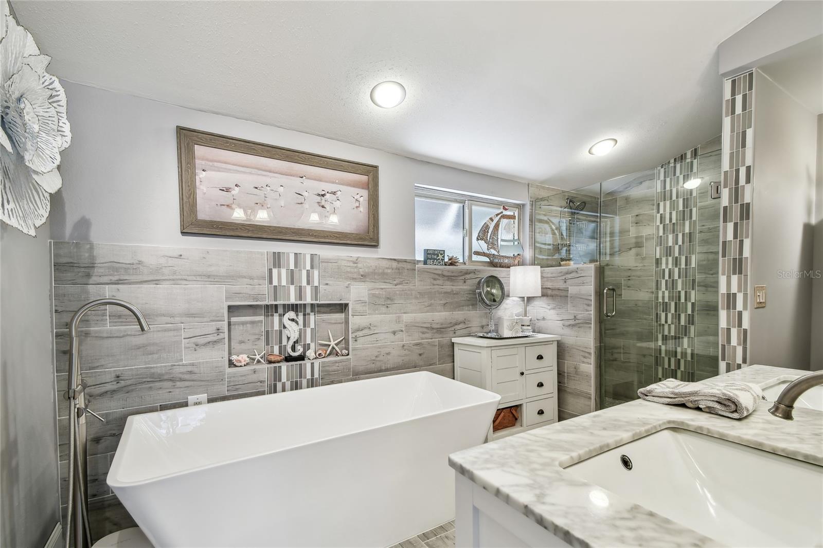 Image 48 of 87 For 650 Poinsettia Road