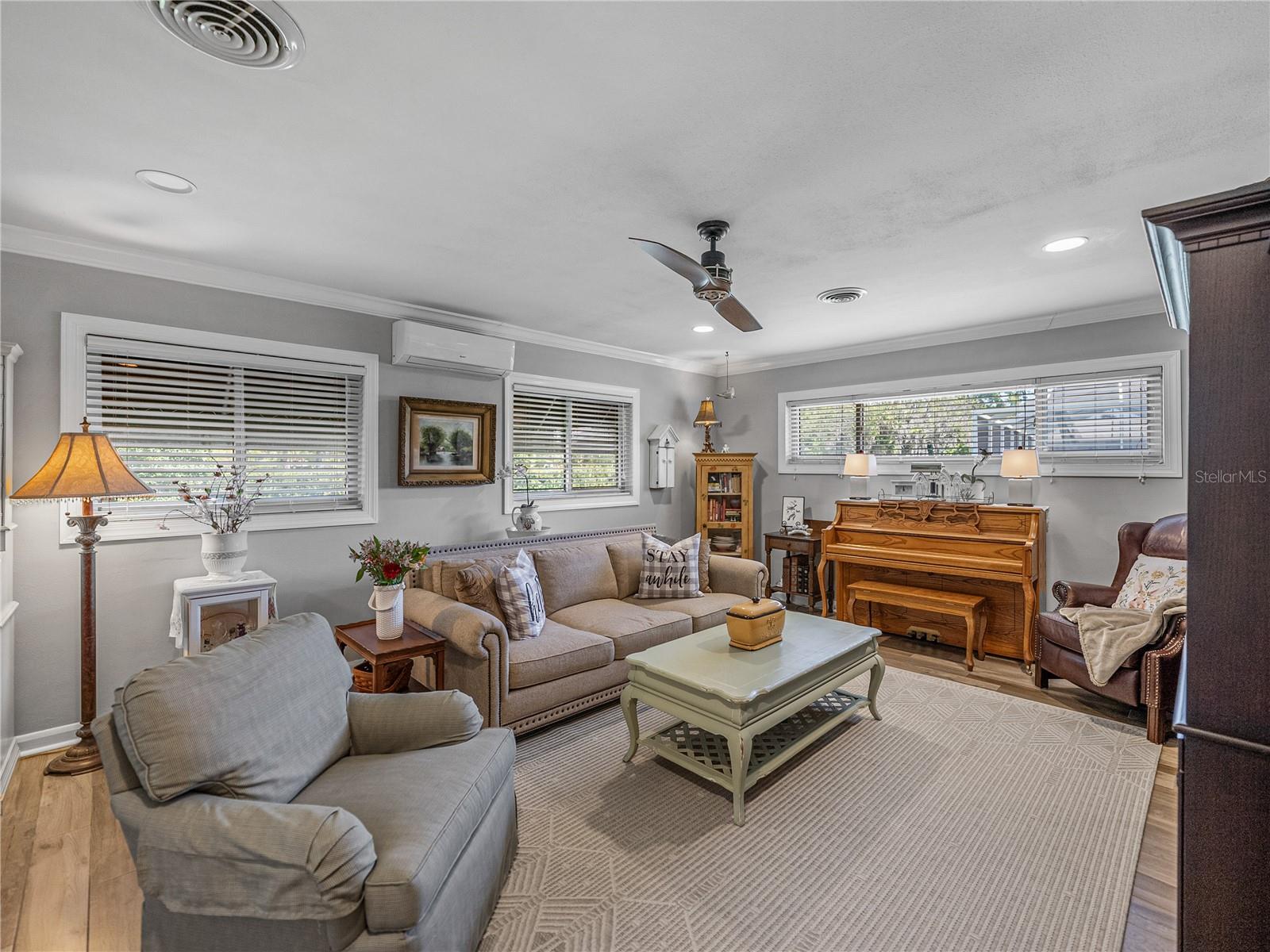 Image 53 of 87 For 650 Poinsettia Road