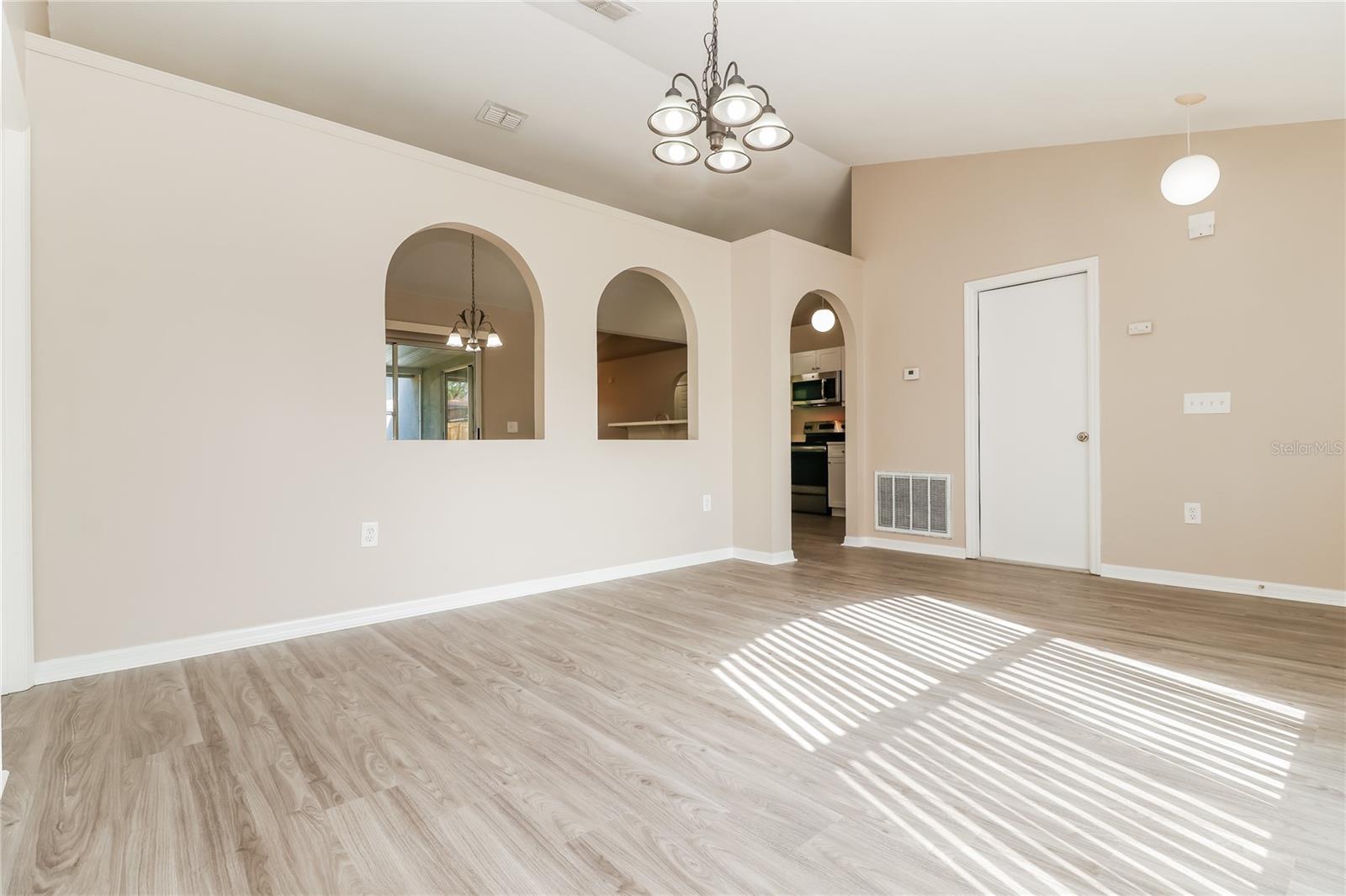 Image 3 of 16 For 14336 Coronado Drive