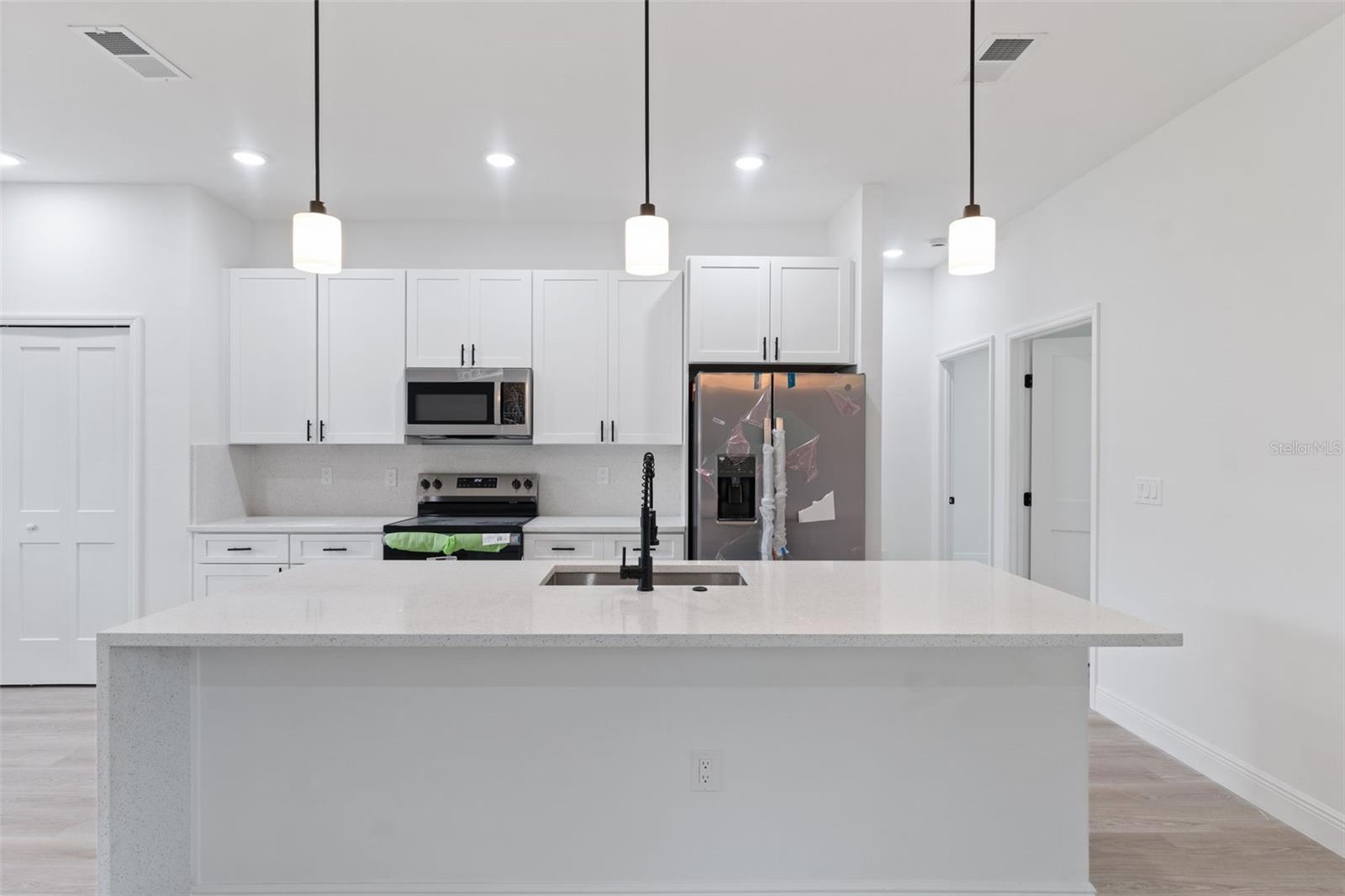 Image 13 of 35 For 13094 72nd Terrace Road