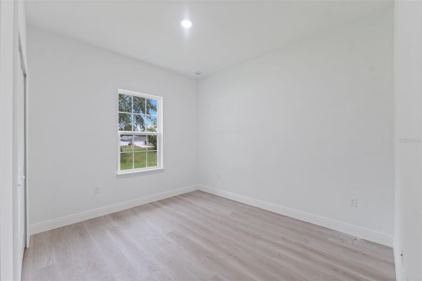 Image 23 of 35 For 13094 72nd Terrace Road