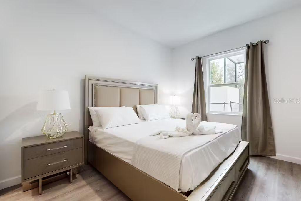 Image 11 of 38 For 372 Famagusta Drive