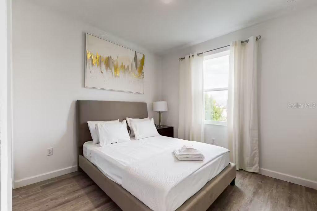 Image 20 of 38 For 372 Famagusta Drive