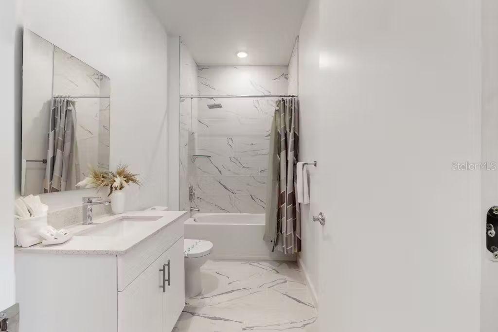 Image 22 of 38 For 372 Famagusta Drive