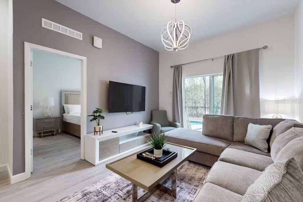 Image 4 of 38 For 372 Famagusta Drive