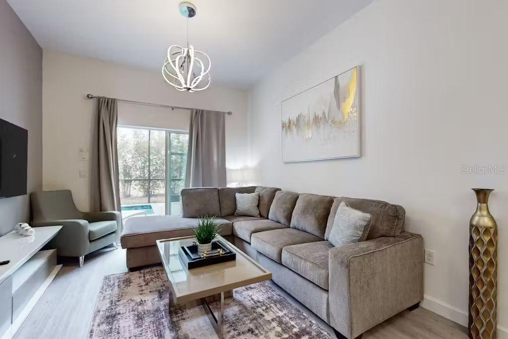 Image 5 of 38 For 372 Famagusta Drive