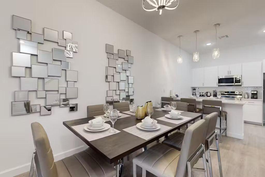 Image 7 of 38 For 372 Famagusta Drive