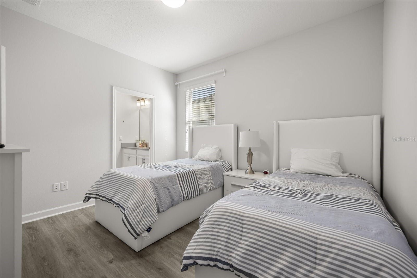 Image 17 of 56 For 4594 Tribute Trail