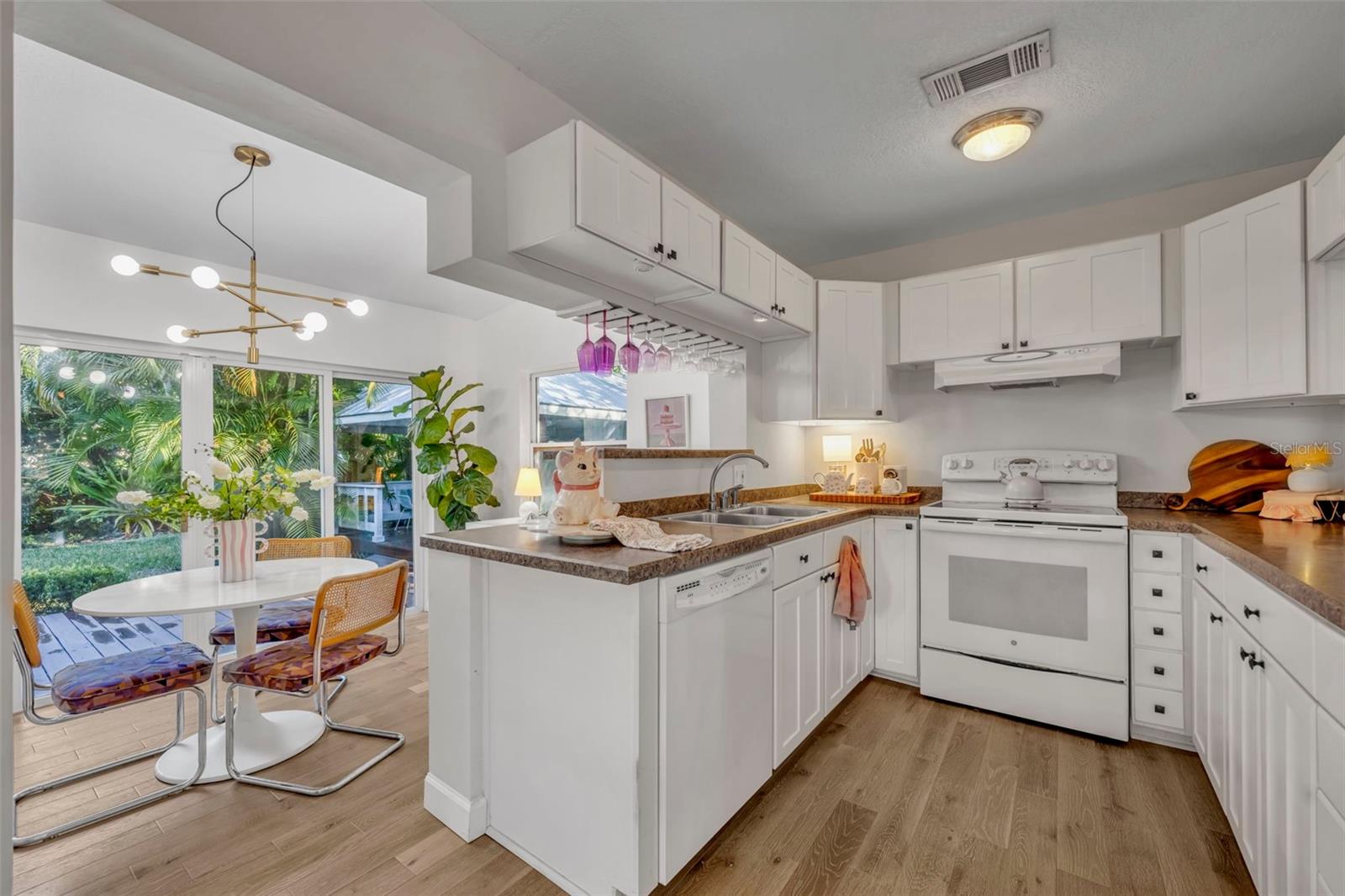 Image 17 of 63 For 2021 Palmer Street