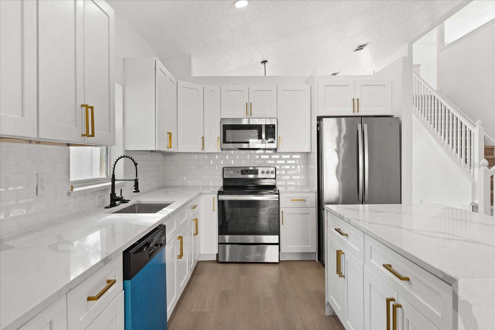 Image 10 of 40 For 360 Conch Key Way