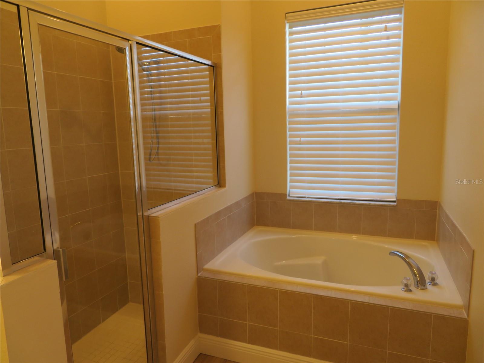 Image 21 of 51 For 2735 Kingston Ridge Drive