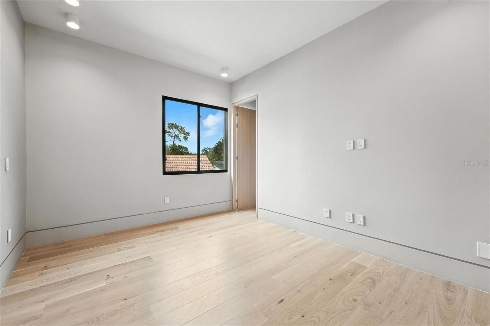 Image 30 of 58 For 1742 Temple Drive