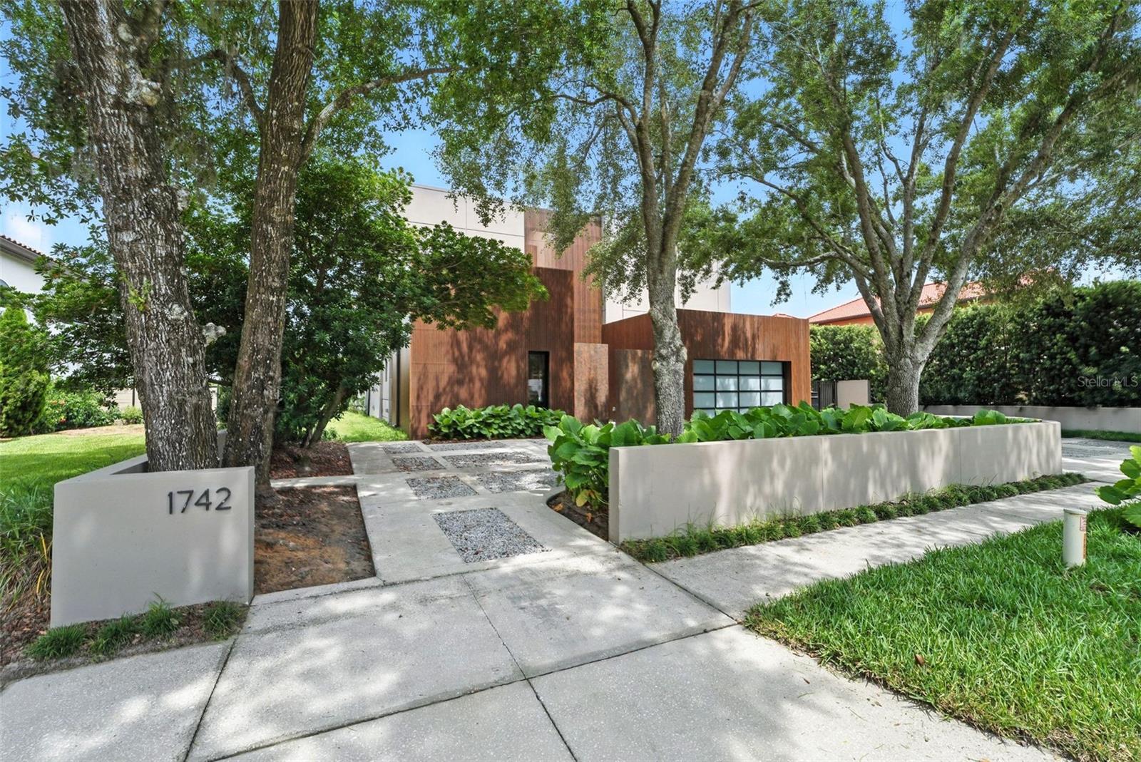 Image 4 of 58 For 1742 Temple Drive