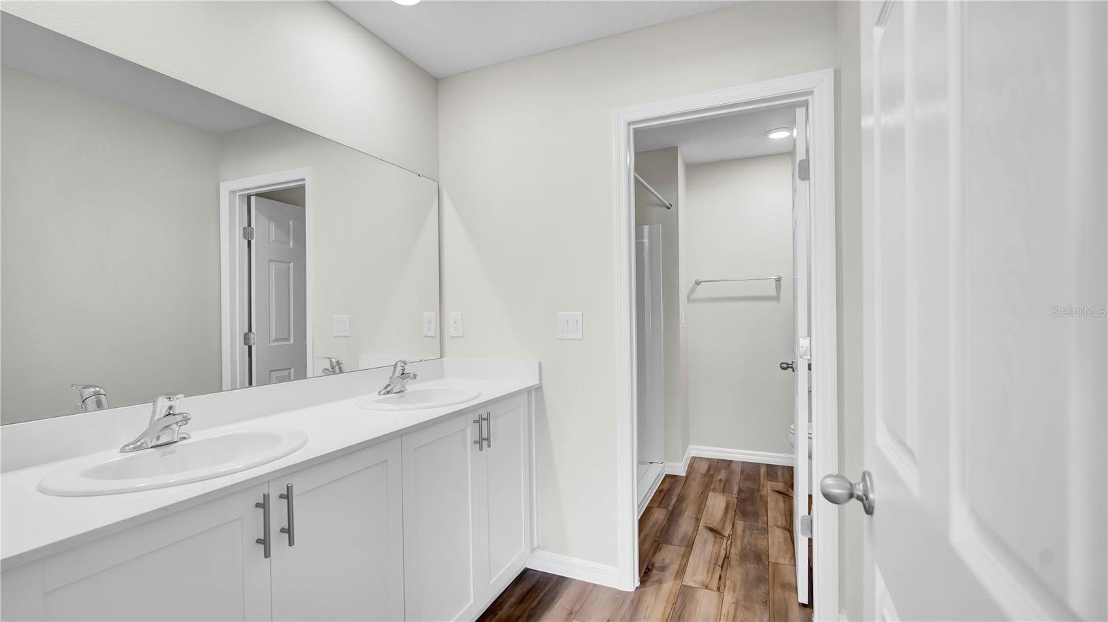 Image 19 of 26 For 4321 Hillock Boulevard