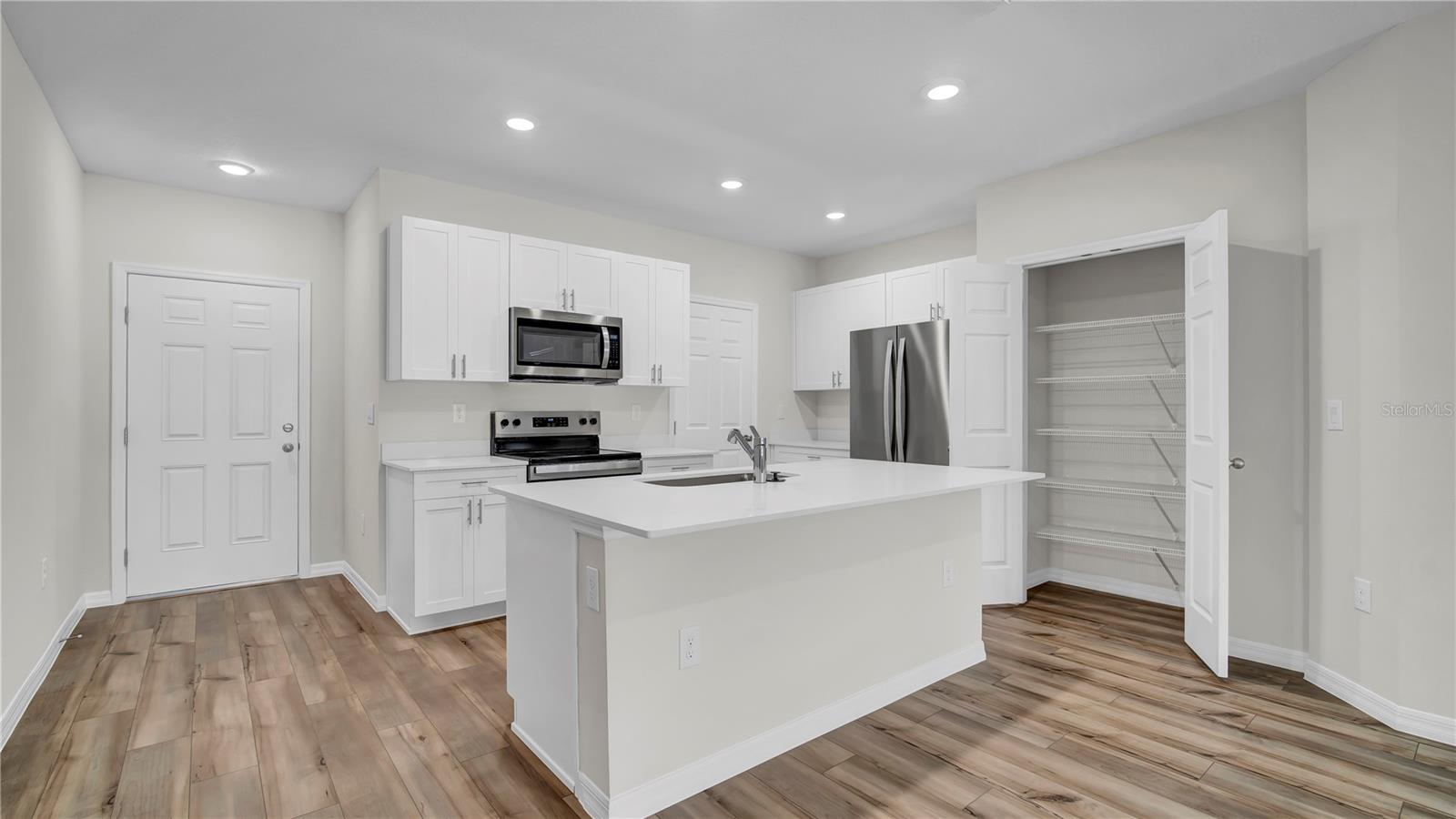 Image 9 of 26 For 4321 Hillock Boulevard