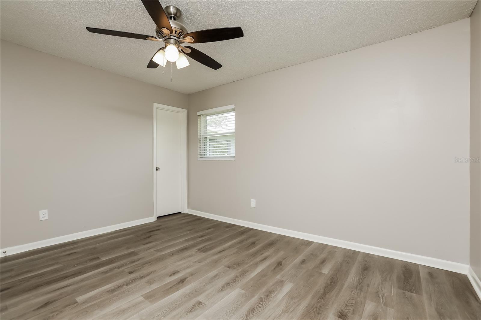 Image 11 of 16 For 690 Wells Street