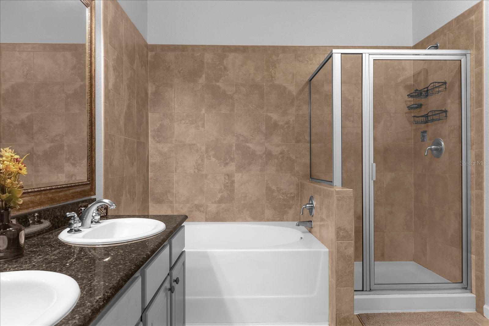 Image 16 of 31 For 907 Charo Parkway 932