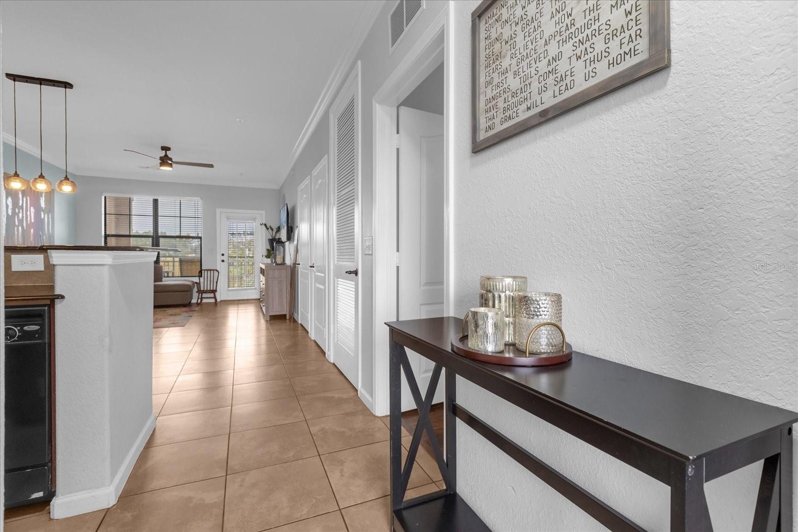 Image 3 of 31 For 907 Charo Parkway 932