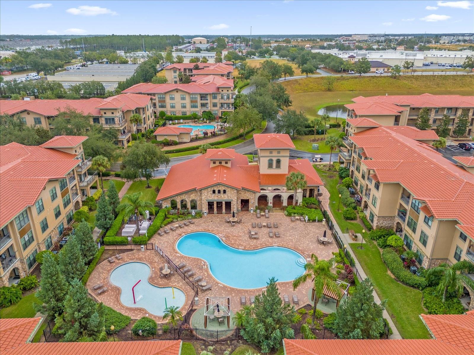 Image 31 of 31 For 907 Charo Parkway 932