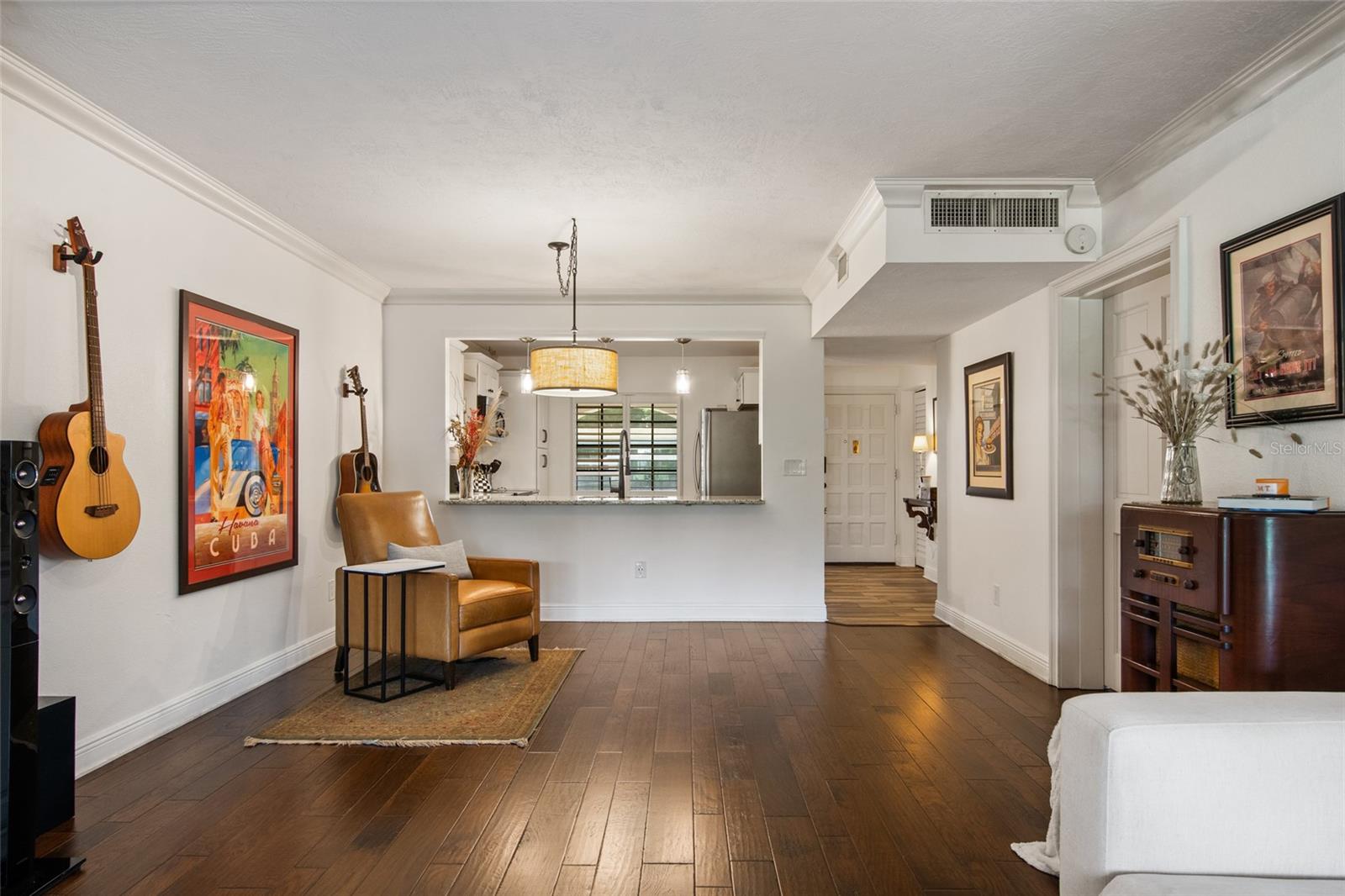 Image 22 of 58 For 104 Interlachen Avenue 114