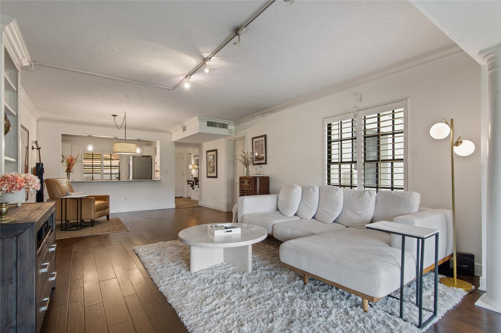 Image 30 of 58 For 104 Interlachen Avenue 114