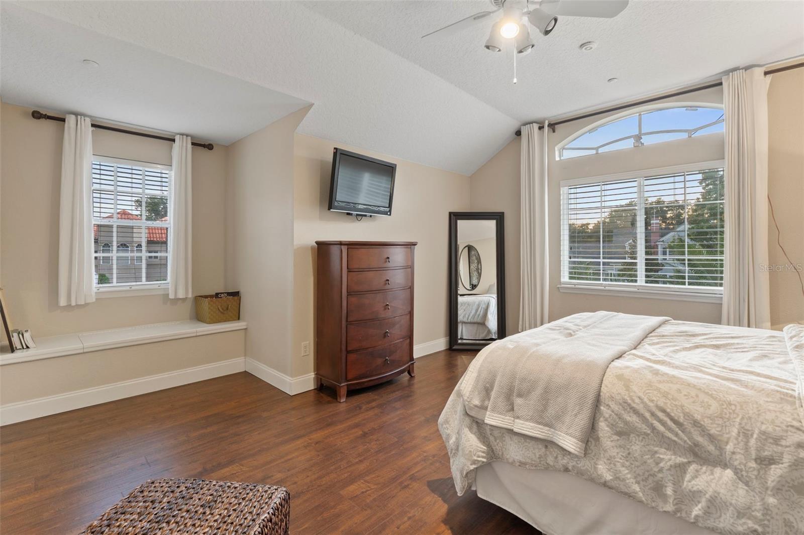 Image 38 of 70 For 354 Prima Vera Cove