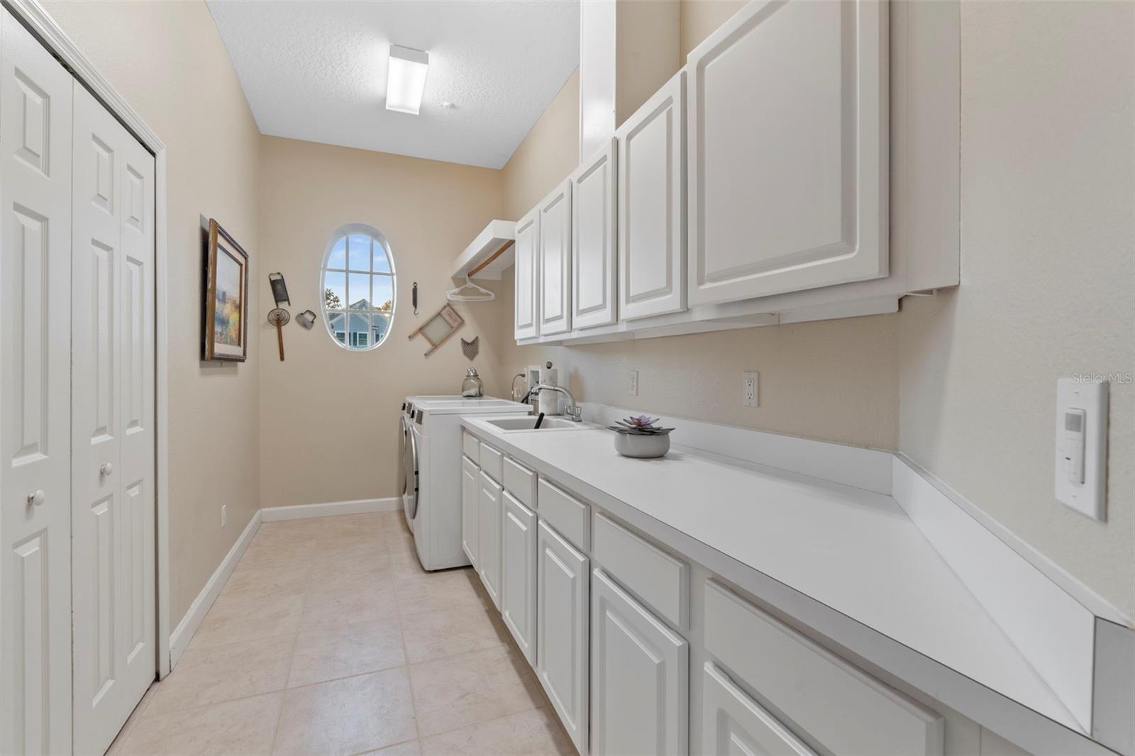 Image 41 of 70 For 354 Prima Vera Cove