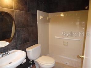 Image 9 of 9 For 4842 Semoran Boulevard 702