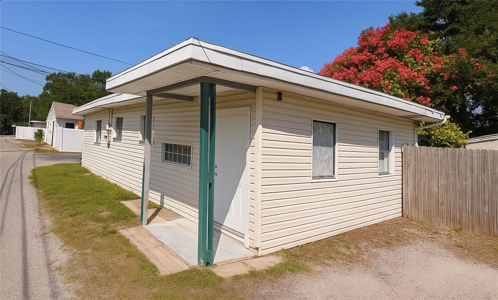 Image 2 of 6 For 110 Monroe Circle N