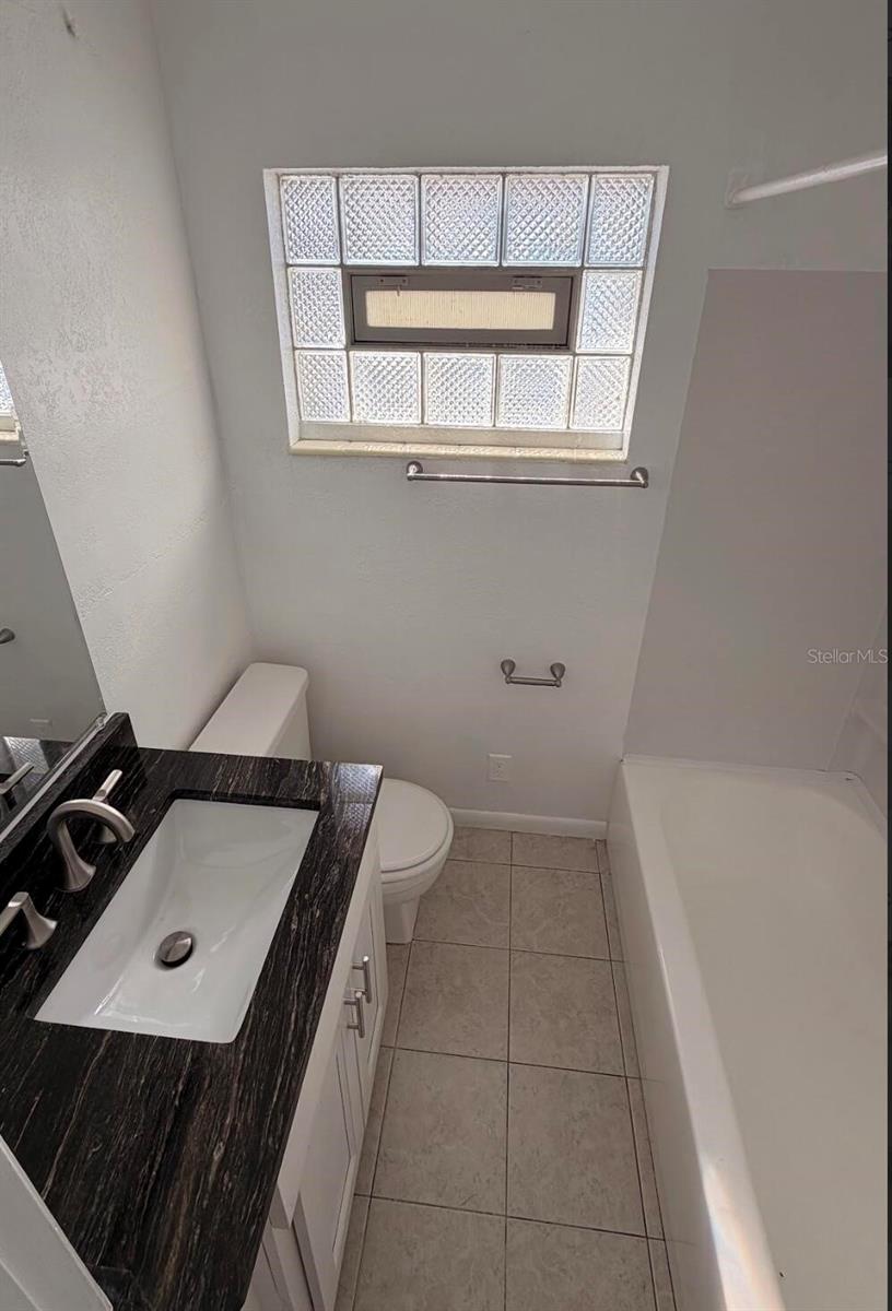 Image 6 of 6 For 110 Monroe Circle N