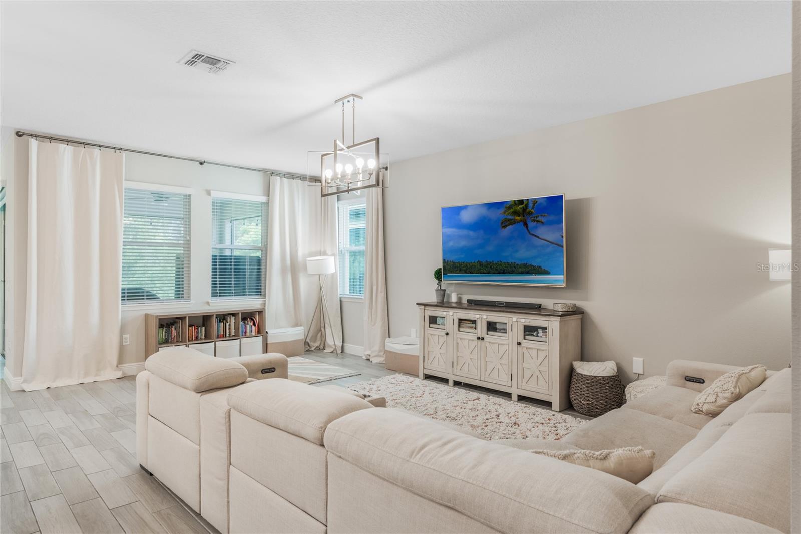 Image 16 of 43 For 2074 Laurelwood Way