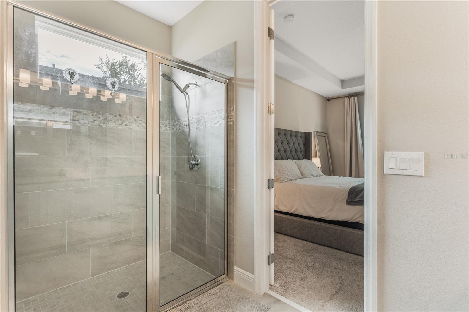 Image 20 of 43 For 2074 Laurelwood Way