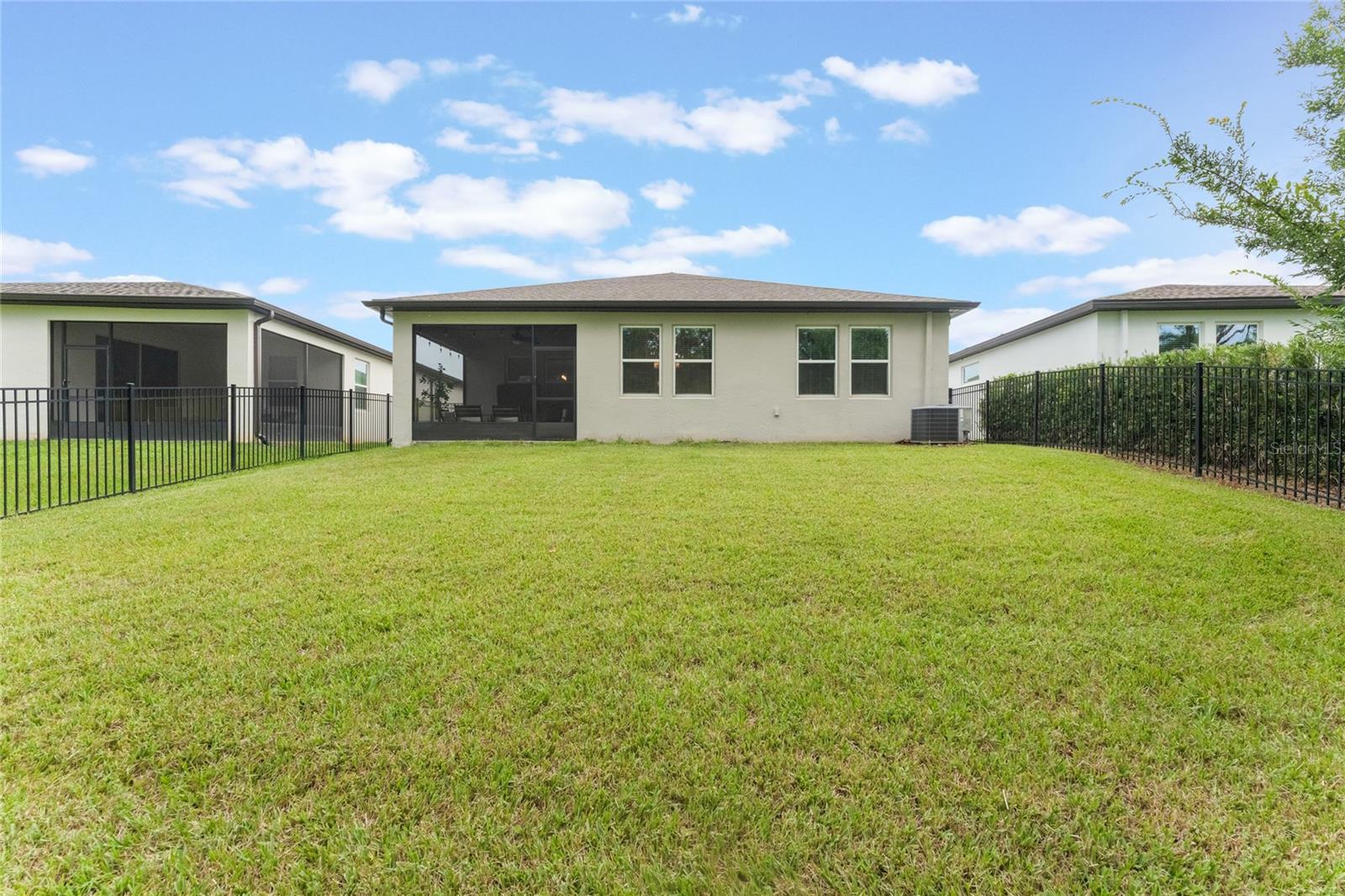 Image 29 of 43 For 2074 Laurelwood Way