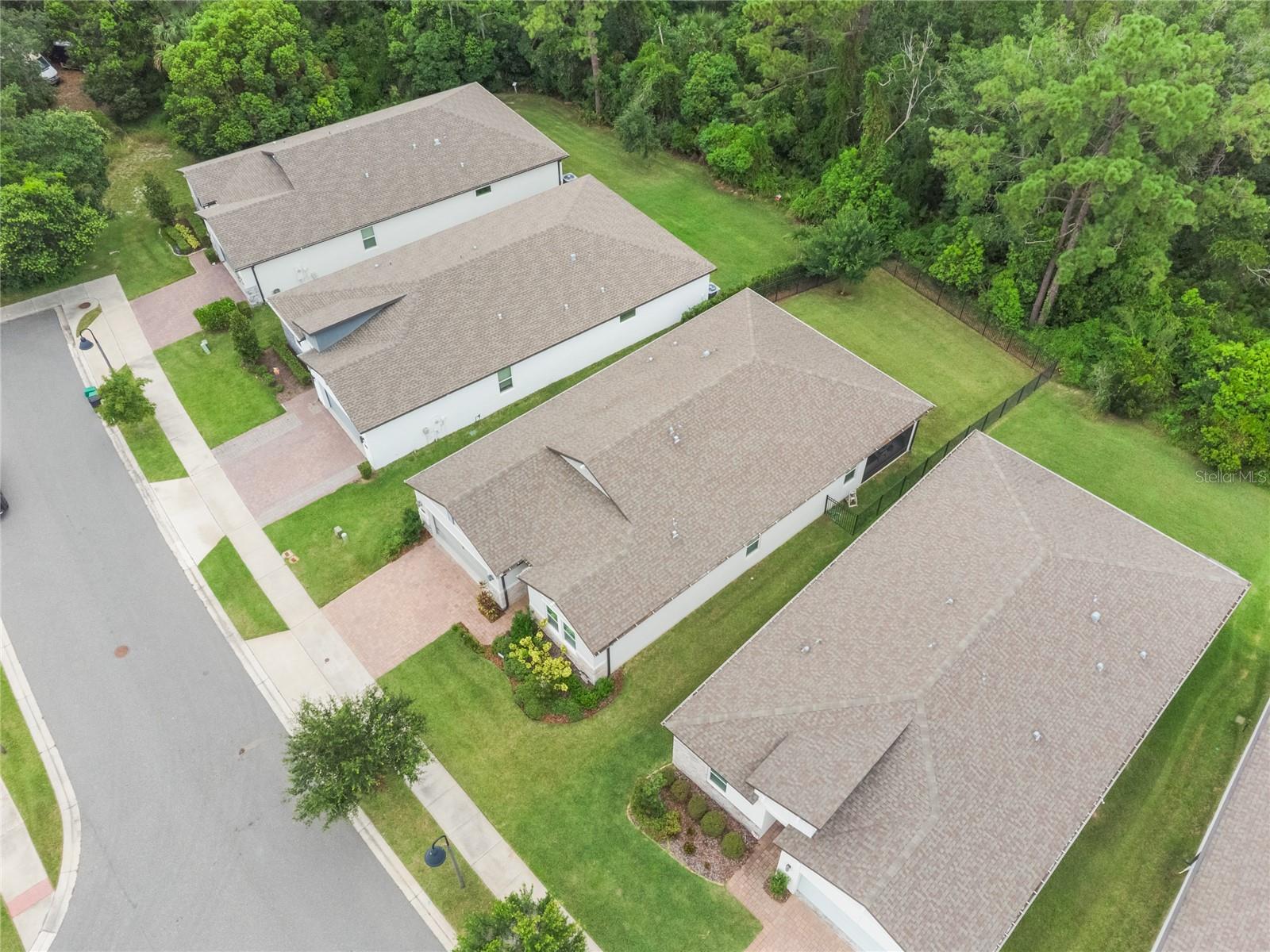 Image 34 of 43 For 2074 Laurelwood Way