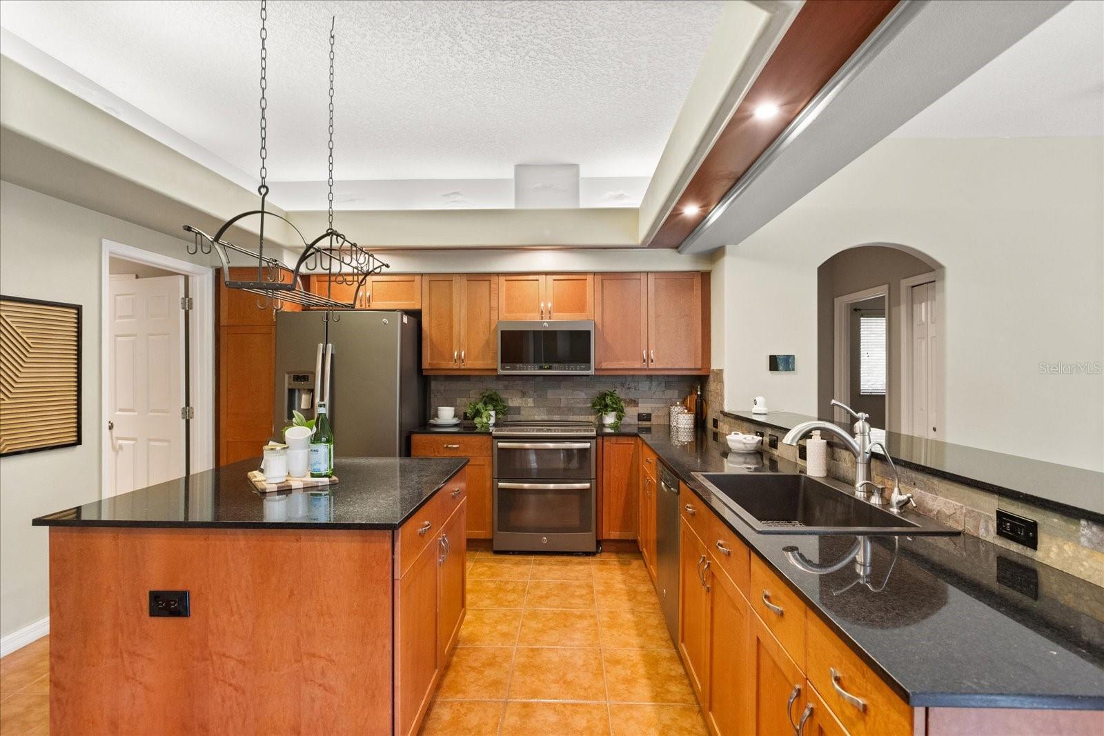 Image 10 of 44 For 622 Palm Valley Drive