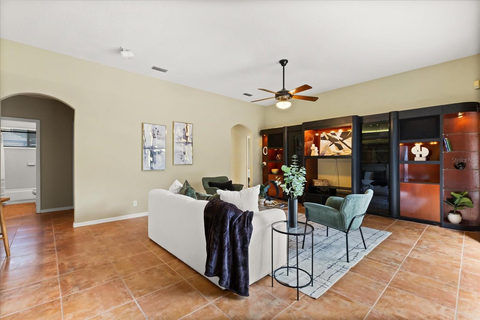 Image 14 of 44 For 622 Palm Valley Drive