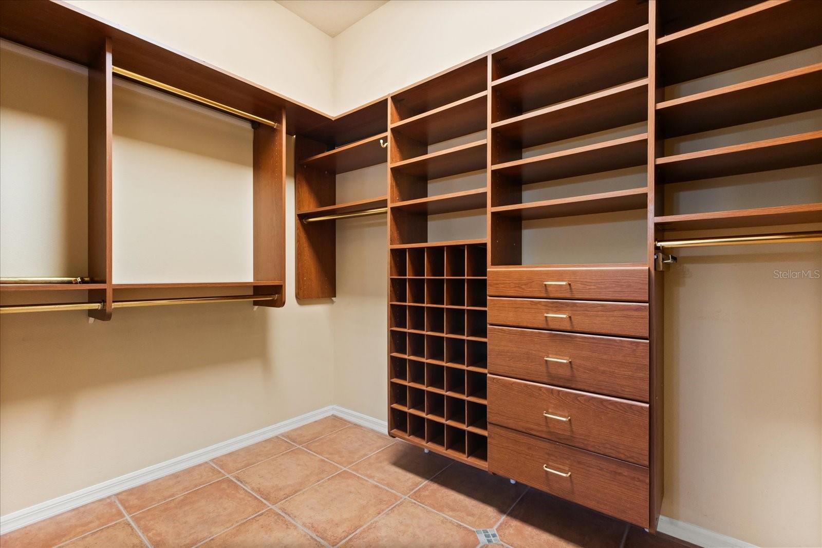 Image 23 of 44 For 622 Palm Valley Drive