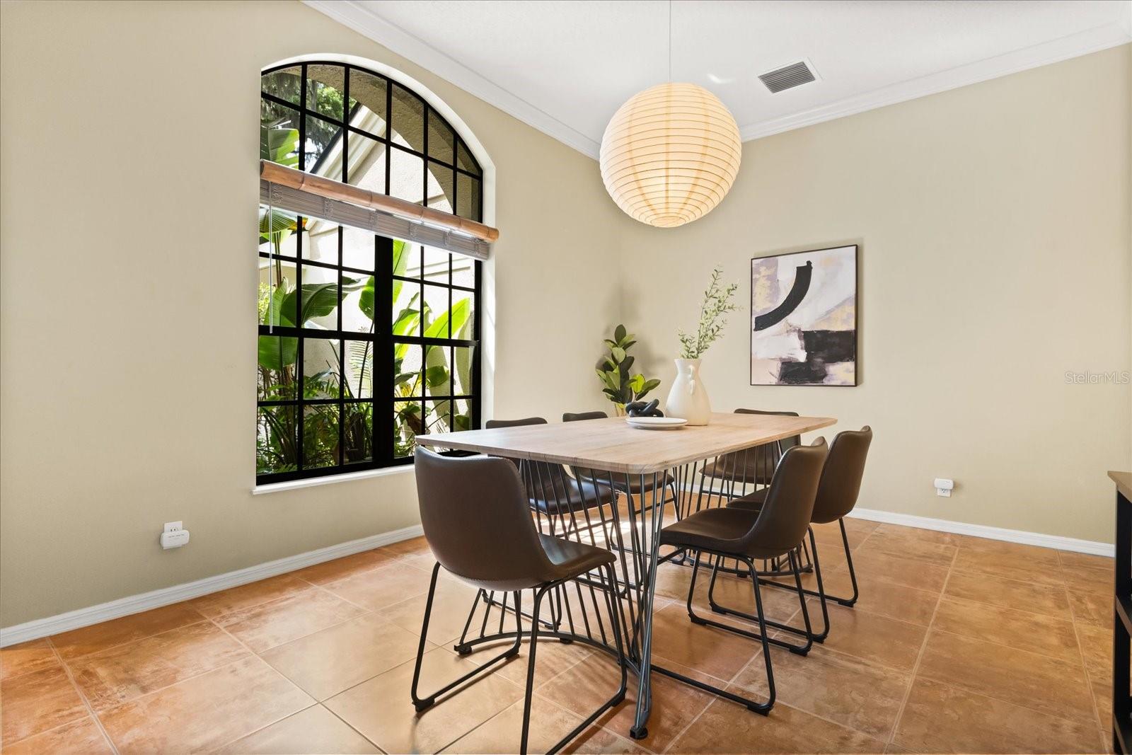 Image 5 of 44 For 622 Palm Valley Drive