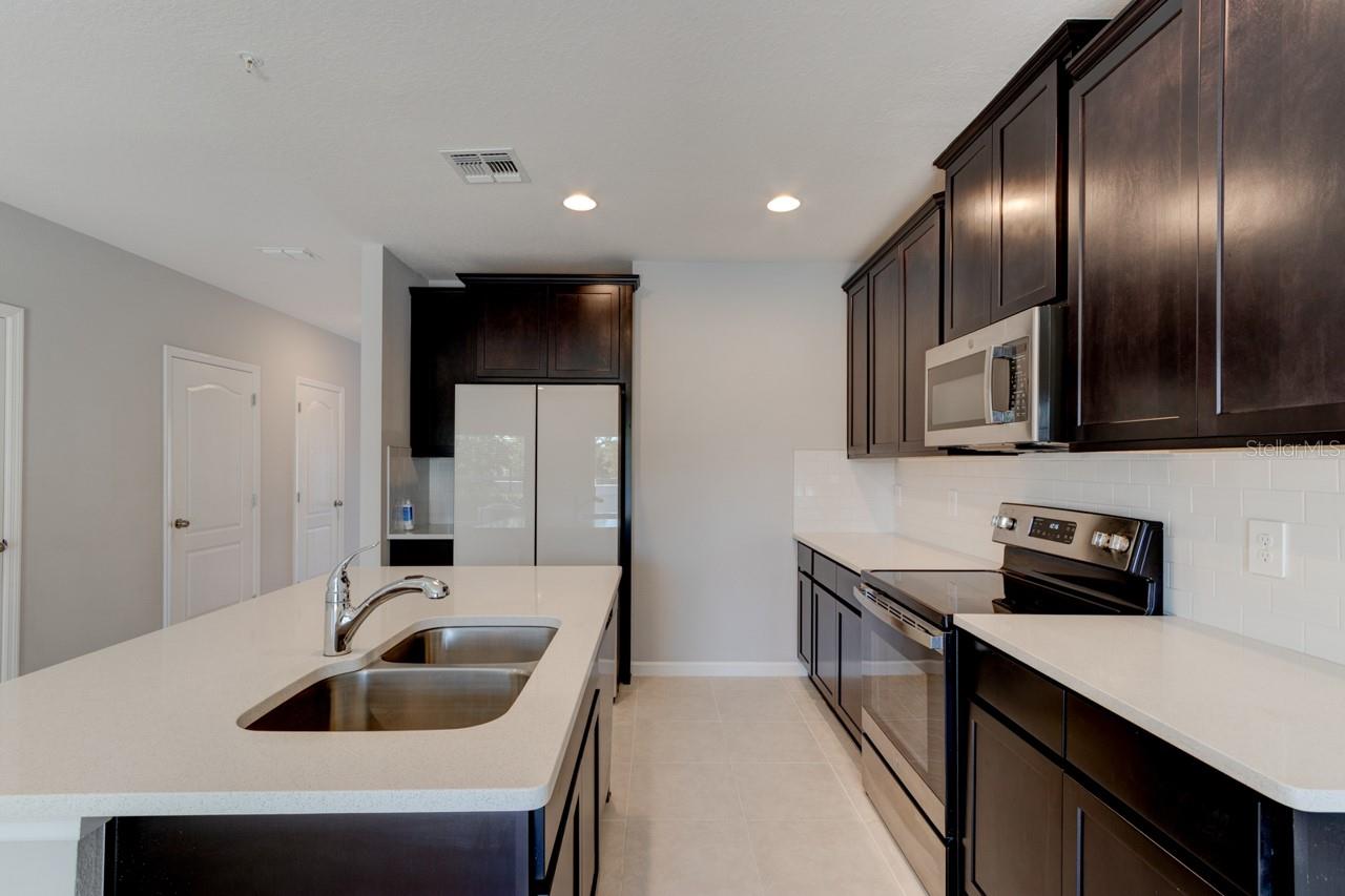 Image 5 of 25 For 263 Cape Honeysuckle Place