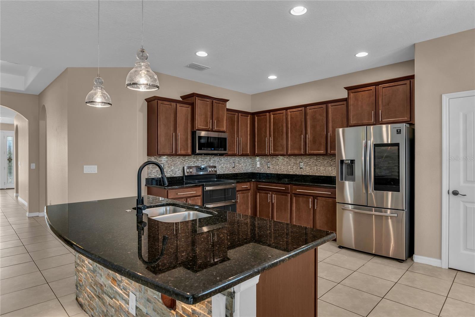 Image 14 of 54 For 4018 Chandler Estates Drive