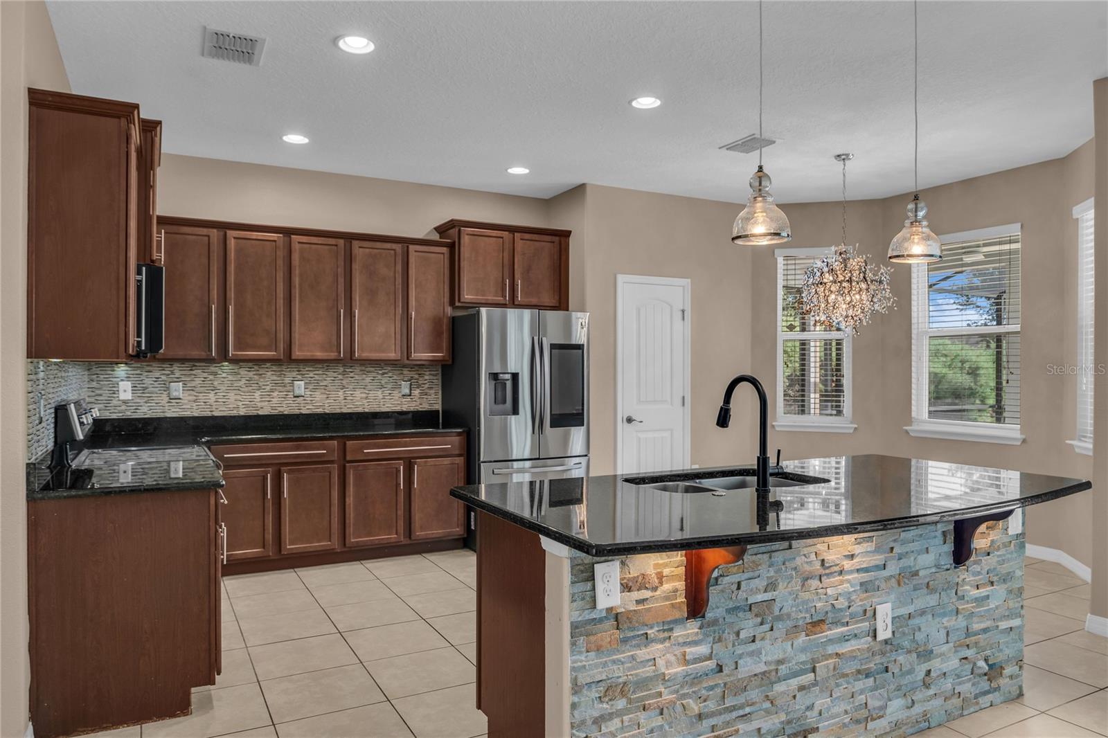 Image 15 of 54 For 4018 Chandler Estates Drive