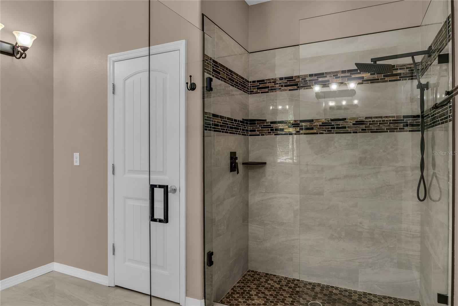 Image 32 of 54 For 4018 Chandler Estates Drive