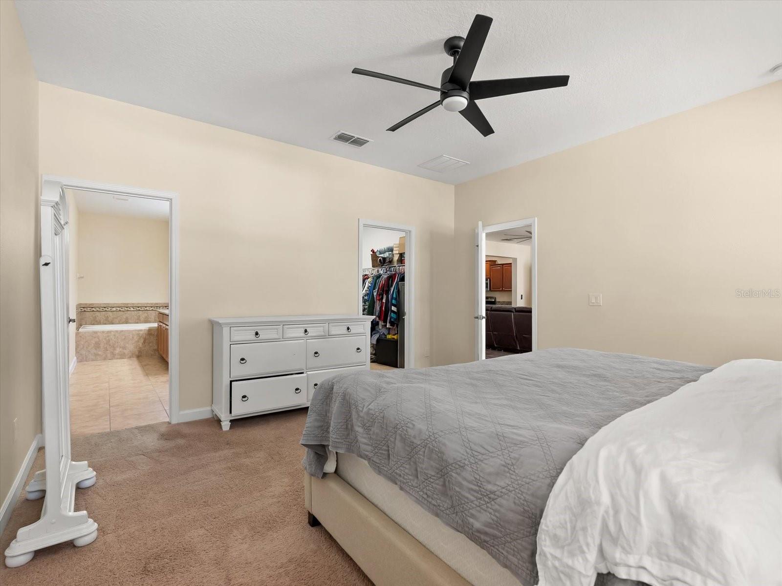 Image 28 of 48 For 15607 Camp Dubois Crescent