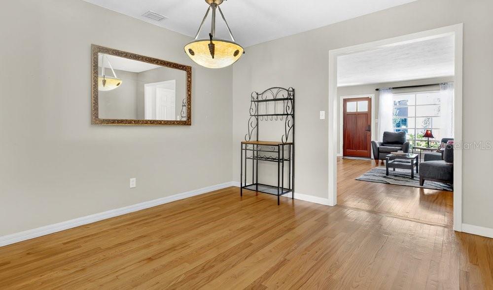 Image 13 of 33 For 901 Shady Lane Drive