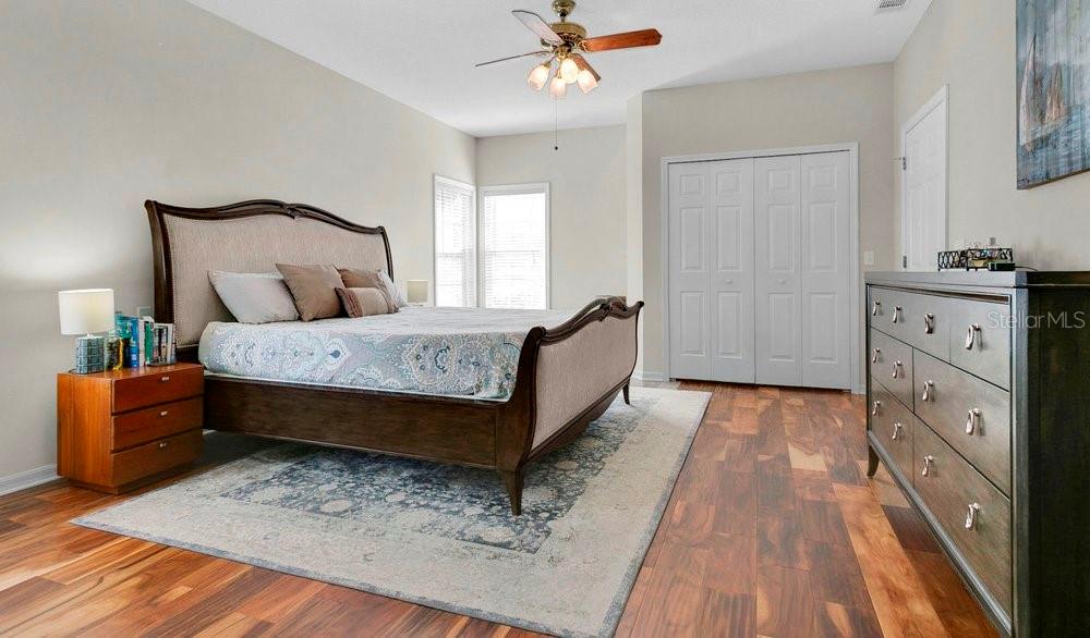 Image 16 of 33 For 901 Shady Lane Drive