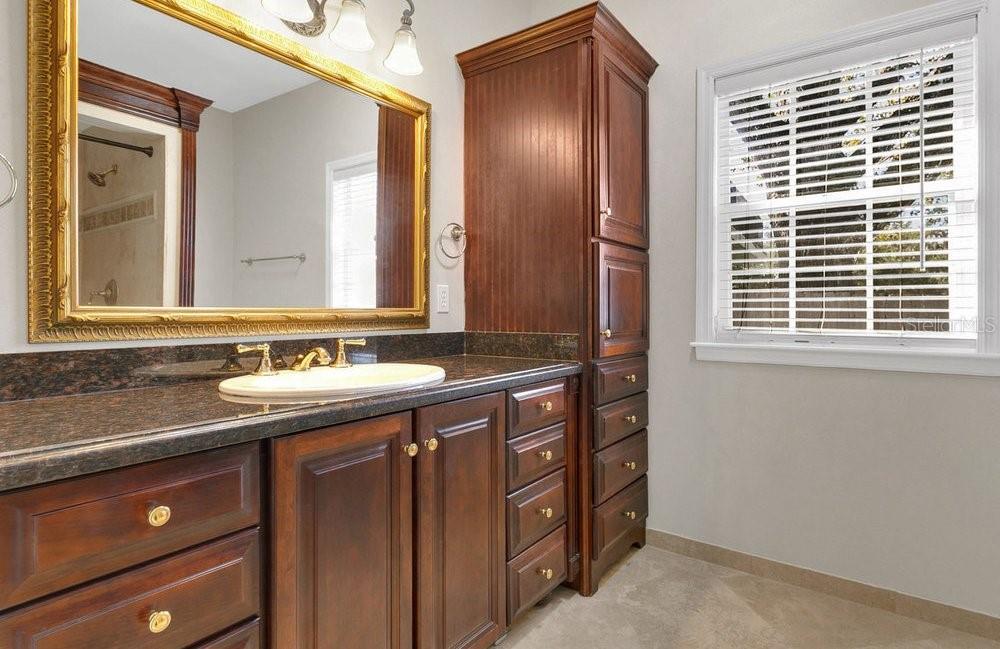 Image 18 of 33 For 901 Shady Lane Drive