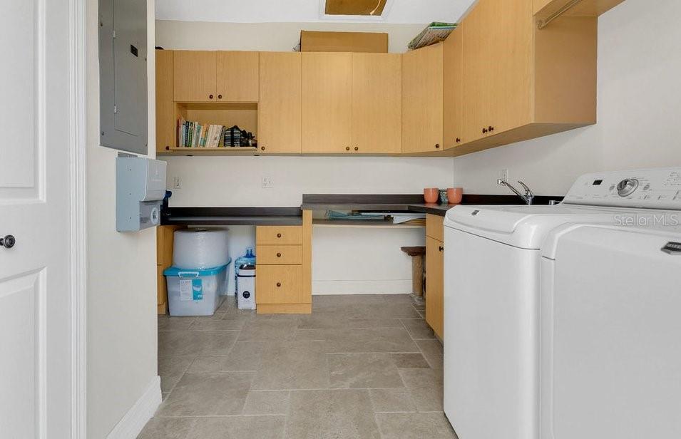 Image 24 of 33 For 901 Shady Lane Drive